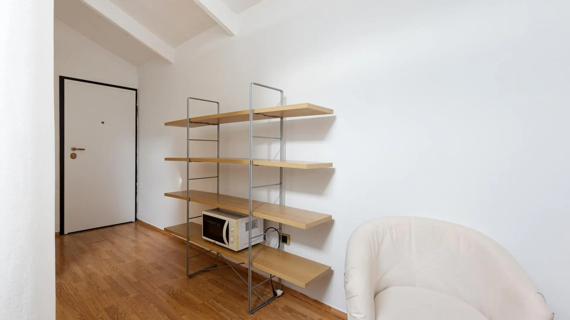 Milano Viale Umbria Bright Studio 0*, 밀라노