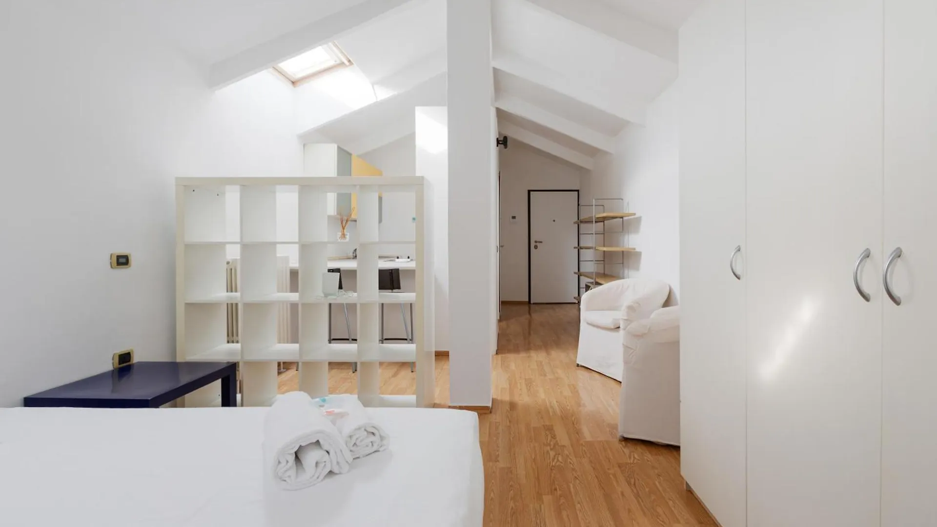 Milano Viale Umbria Bright Studio 0*, 밀라노