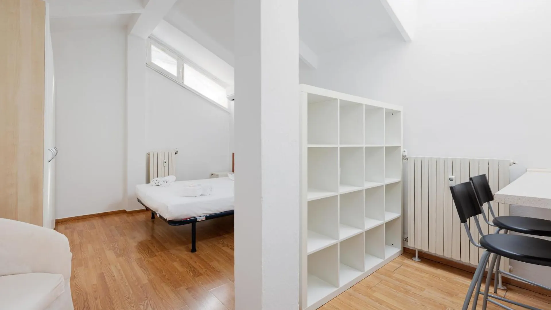 Milano Viale Umbria Bright Studio contacts